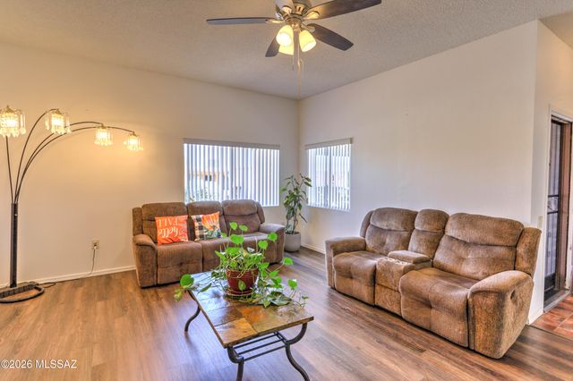 1435 W Calle Pueblo, Green Valley, AZ 85622