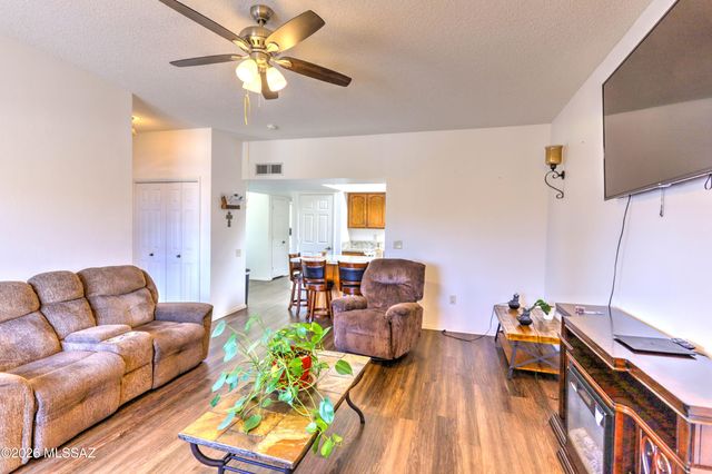 1435 W Calle Pueblo, Green Valley, AZ 85622