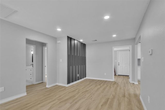 613 19th Avenue N, Texas City, TX 77590