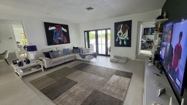 6705 Ficus Dr, Miramar, FL 33023