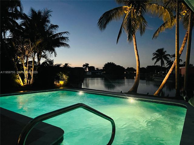 6705 Ficus Dr, Miramar, FL 33023