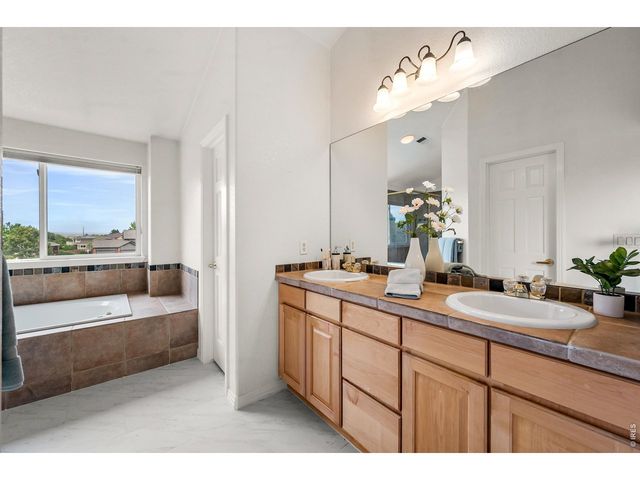 8222 Xenophon Ct, Arvada, CO 80005