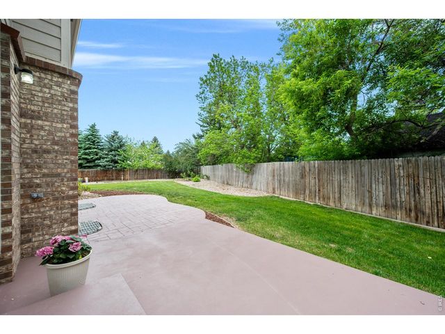 8222 Xenophon Ct, Arvada, CO 80005