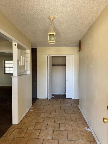 6416 N Nicklas Avenue, Oklahoma City, OK 73132