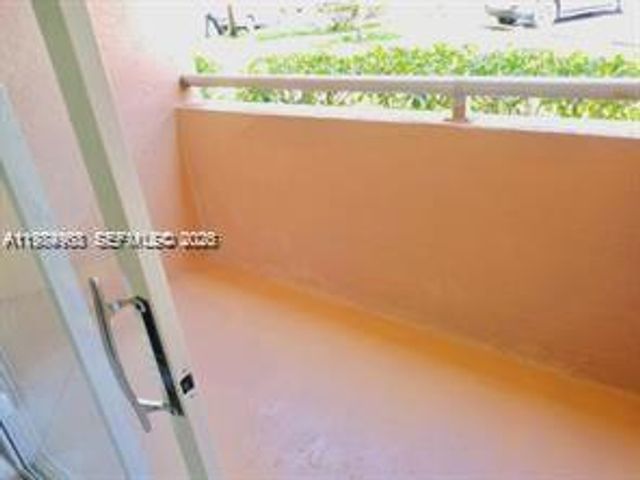 6045 NW 186th St 116, Hialeah, FL 33015