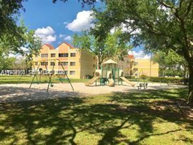 6045 NW 186th St 116, Hialeah, FL 33015