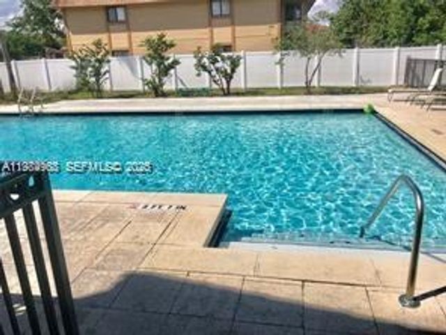 6045 NW 186th St 116, Hialeah, FL 33015