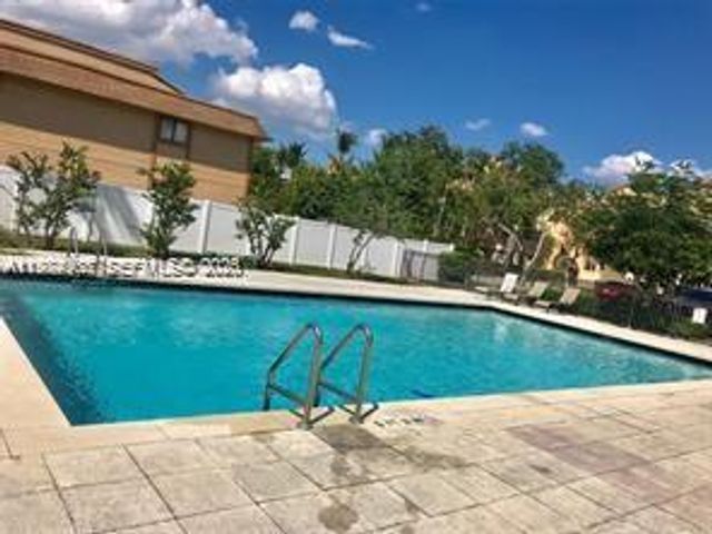 6045 NW 186th St 116, Hialeah, FL 33015