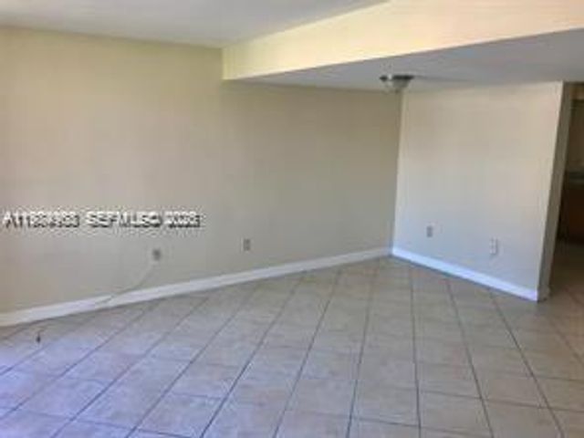 6045 NW 186th St 116, Hialeah, FL 33015