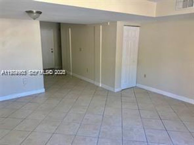 6045 NW 186th St 116, Hialeah, FL 33015