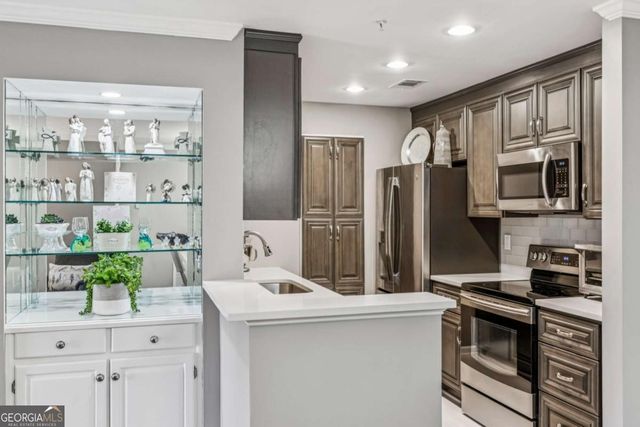 28206 Plantation Drive NE 206, Atlanta, GA 30324