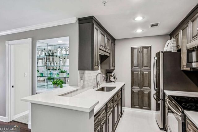 28206 Plantation Drive NE 206, Atlanta, GA 30324