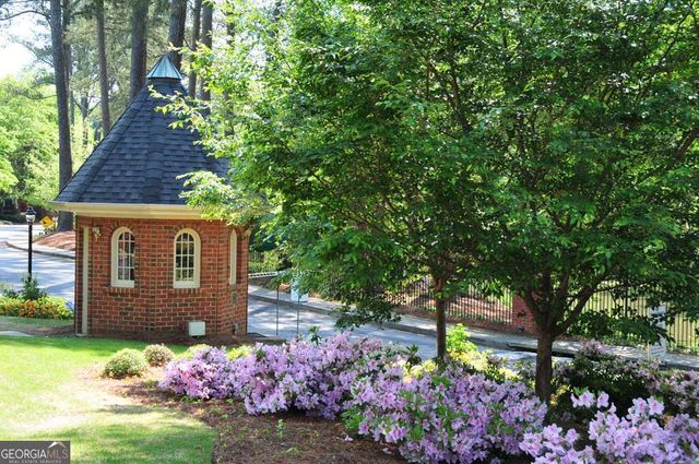 28206 Plantation Drive NE 206, Atlanta, GA 30324