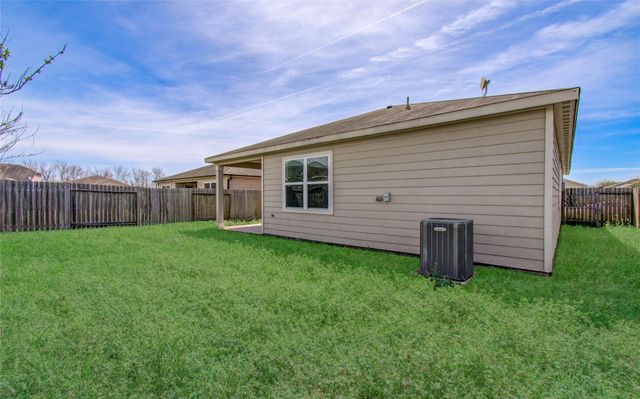 5004 Sycamore Lane, Brookshire, TX 77423