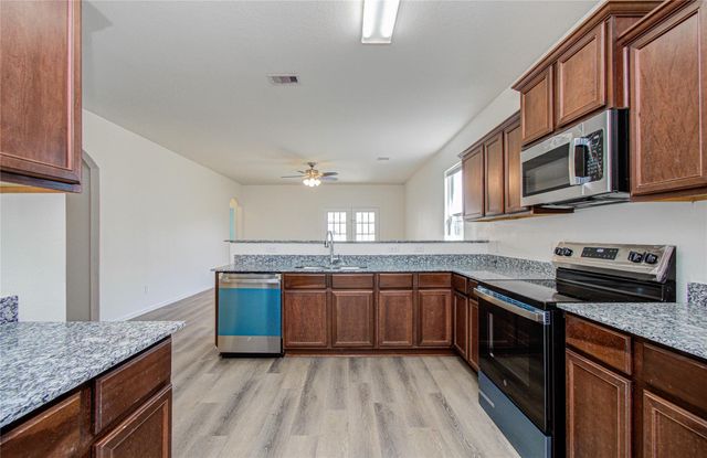 5004 Sycamore Lane, Brookshire, TX 77423