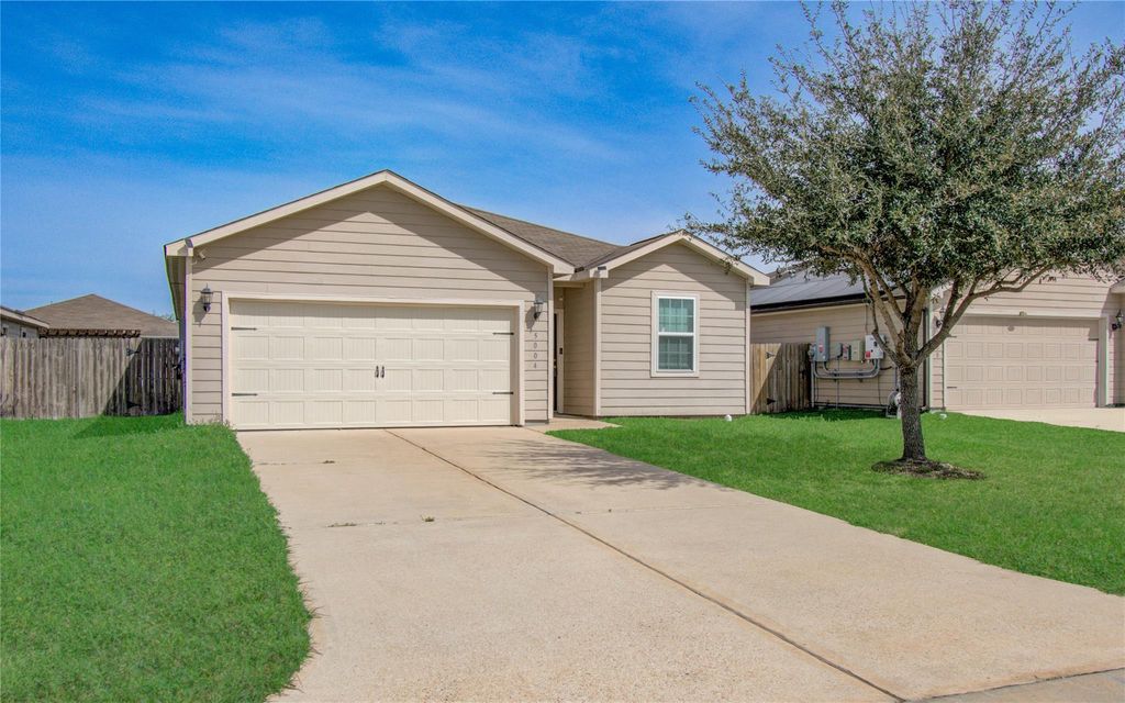 5004 Sycamore Lane, Brookshire, TX 77423