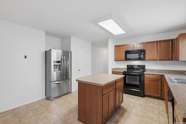 3613 Lazy Diamond, Selma, TX 78154