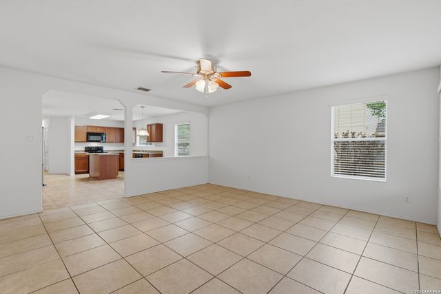 3613 Lazy Diamond, Selma, TX 78154