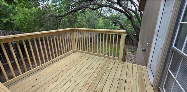 375 Fantail LOOP B, Austin, TX 78734