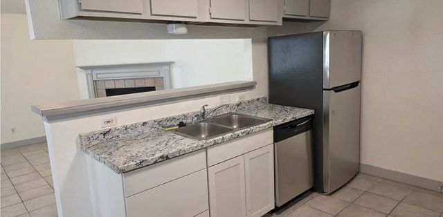 375 Fantail LOOP B, Austin, TX 78734