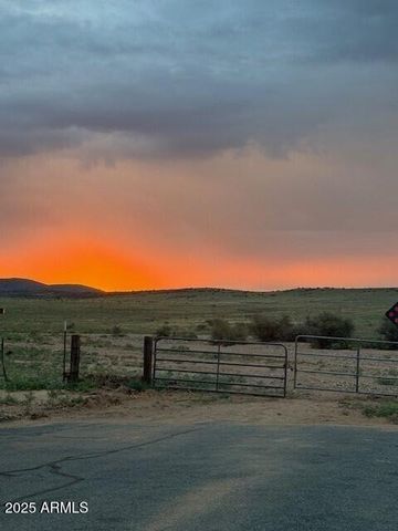 797 N Soliz Street, Dewey, AZ 86327