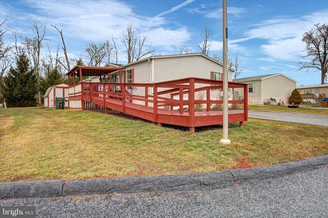 156 LINDA DR, New Oxford, PA 17350