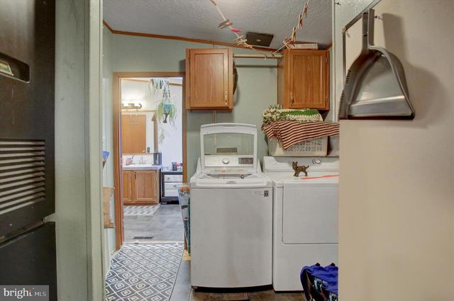 156 LINDA DR, New Oxford, PA 17350