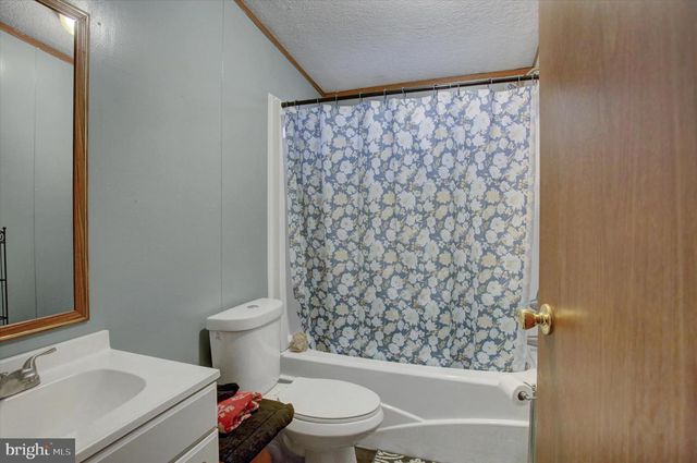 156 LINDA DR, New Oxford, PA 17350