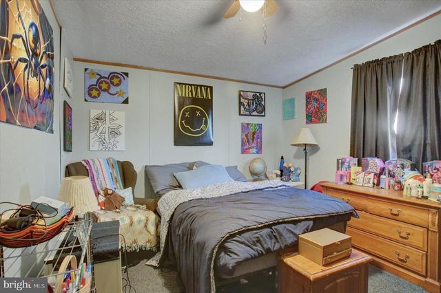 156 LINDA DR, New Oxford, PA 17350