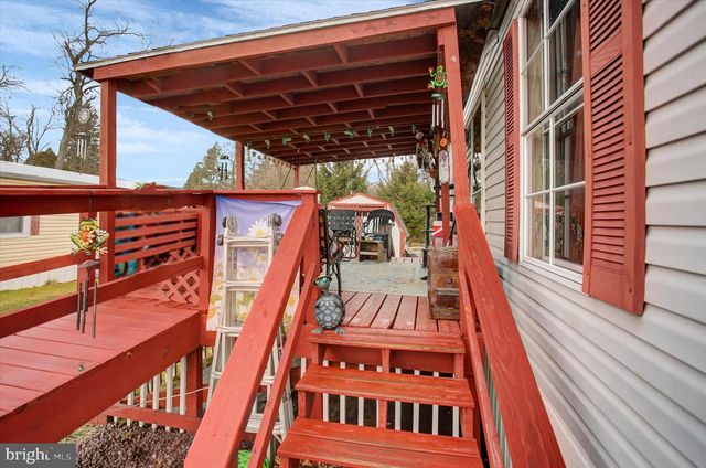 156 LINDA DR, New Oxford, PA 17350