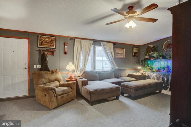 156 LINDA DR, New Oxford, PA 17350