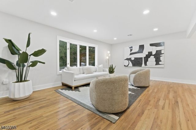 1231 Sunnyfield Ln, Scotch Plains Twp., NJ 07076