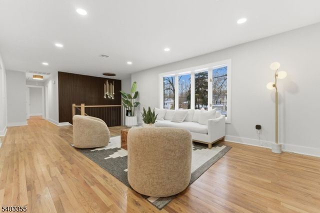 1231 Sunnyfield Ln, Scotch Plains Twp., NJ 07076