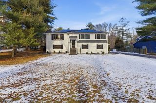 1231 Sunnyfield Ln, Scotch Plains Twp., NJ 07076