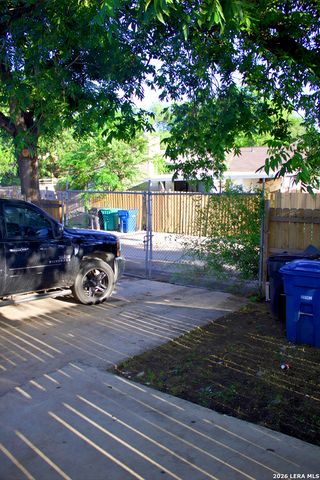 5930 Fairmeade St, San Antonio, TX 78242