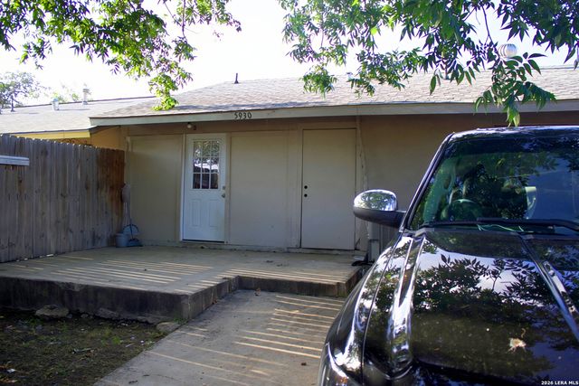5930 Fairmeade St, San Antonio, TX 78242