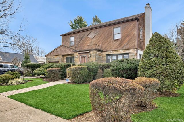 24 Allen Road, Rockville Centre, NY 11570