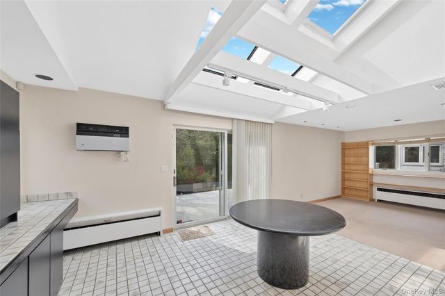 24 Allen Road, Rockville Centre, NY 11570