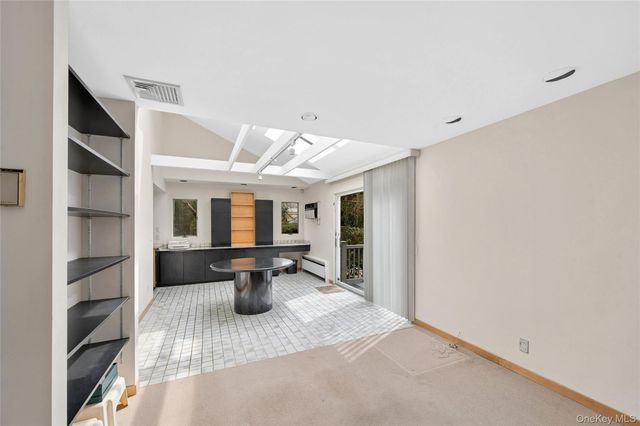 24 Allen Road, Rockville Centre, NY 11570