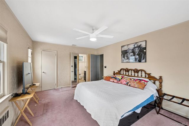 24 Allen Road, Rockville Centre, NY 11570