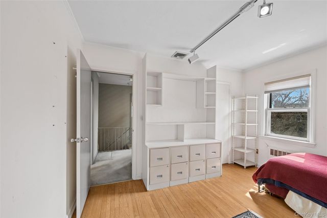 24 Allen Road, Rockville Centre, NY 11570