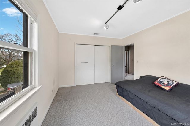 24 Allen Road, Rockville Centre, NY 11570