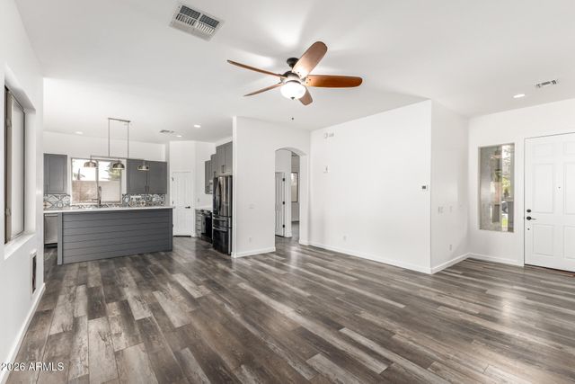 10446 E IRWIN Circle, Mesa, AZ 85209