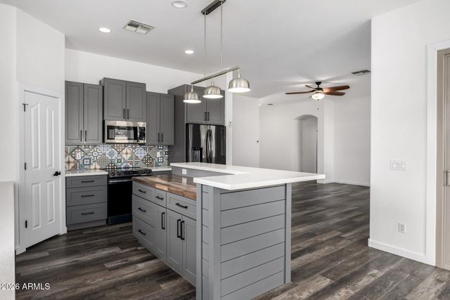 10446 E IRWIN Circle, Mesa, AZ 85209