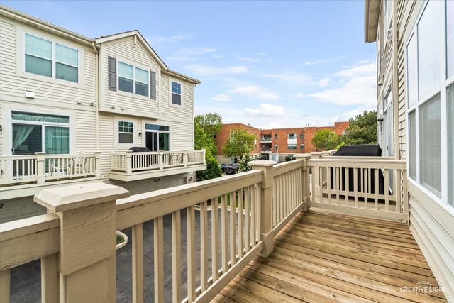 305 Lexington Lane, Rolling Meadows, IL 60008