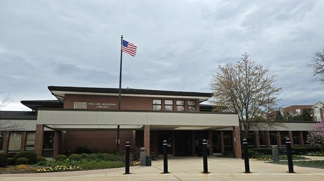 305 Lexington Lane, Rolling Meadows, IL 60008