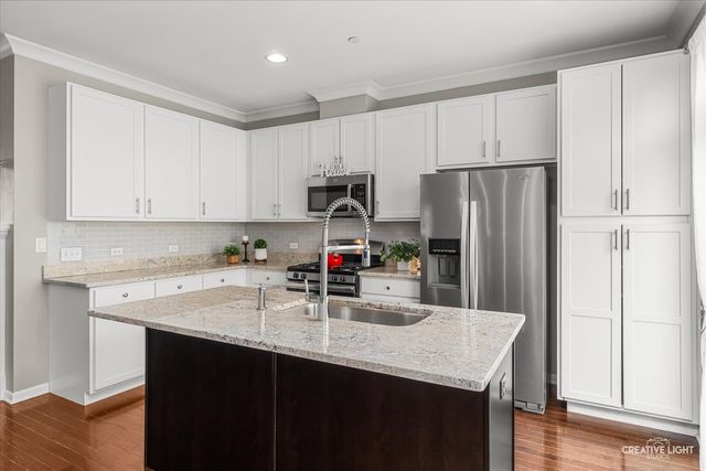 305 Lexington Lane, Rolling Meadows, IL 60008