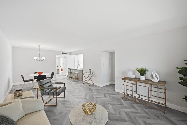 15378 Lakes Of Delray Boulevard 15, Delray Beach, FL 33484