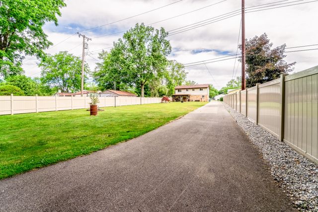 39001 Wade Road, Romulus, MI 48174