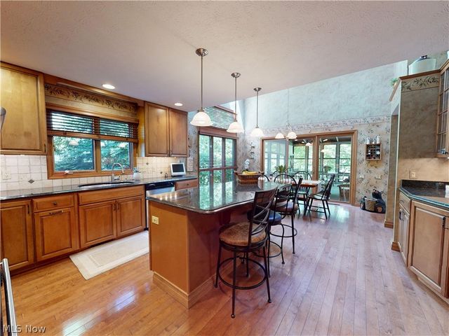 857 Hardwood Court, Mayfield Village, OH 44040